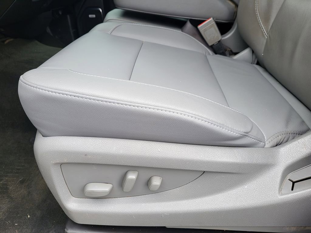 Used 2017 Chevrolet Silverado 2500 LTZ w/ LTZ Plus Package AWD/4WD image 18