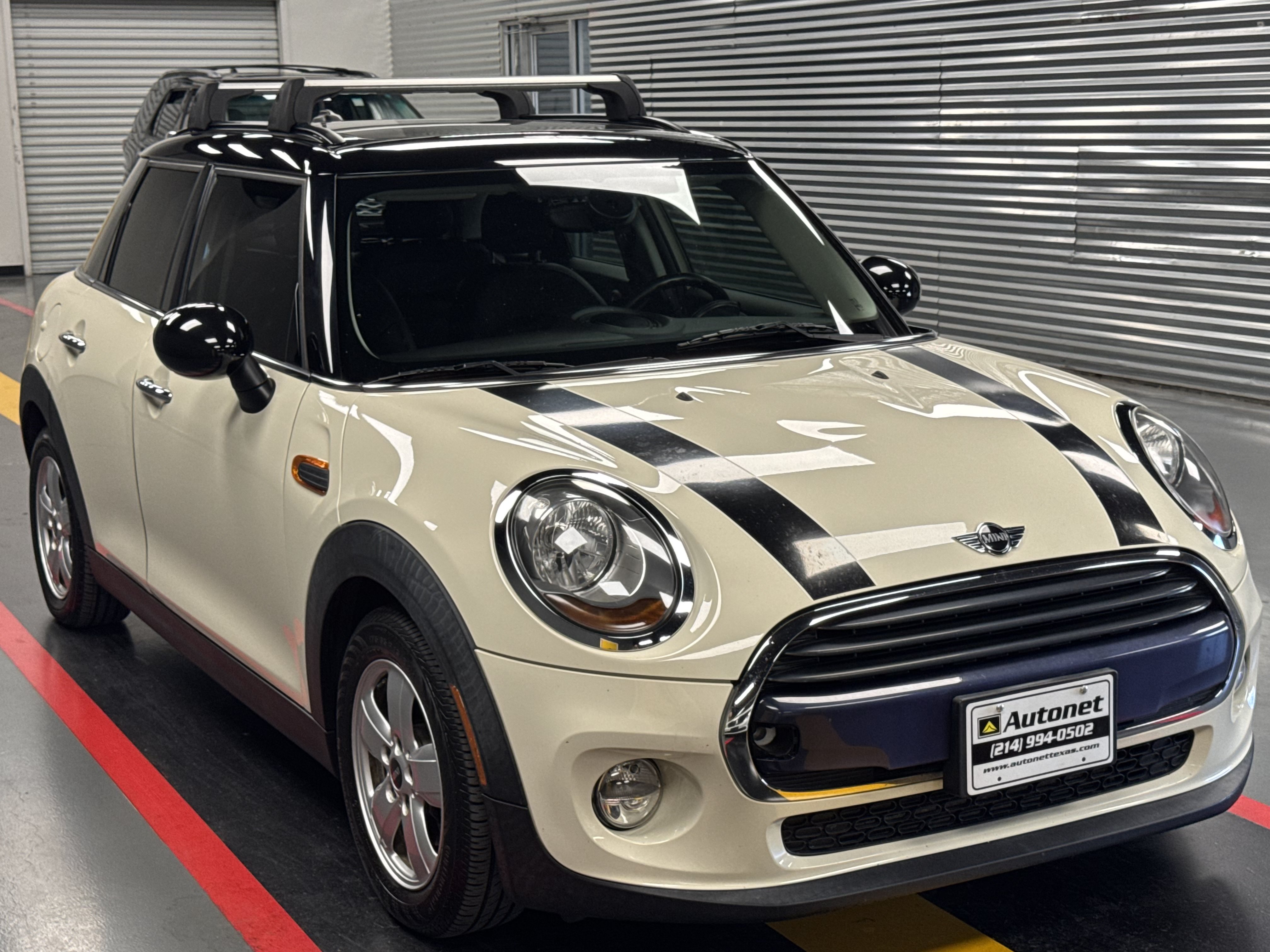 Used 2018 MINI Cooper 4-Door Hardtop FWD image 7