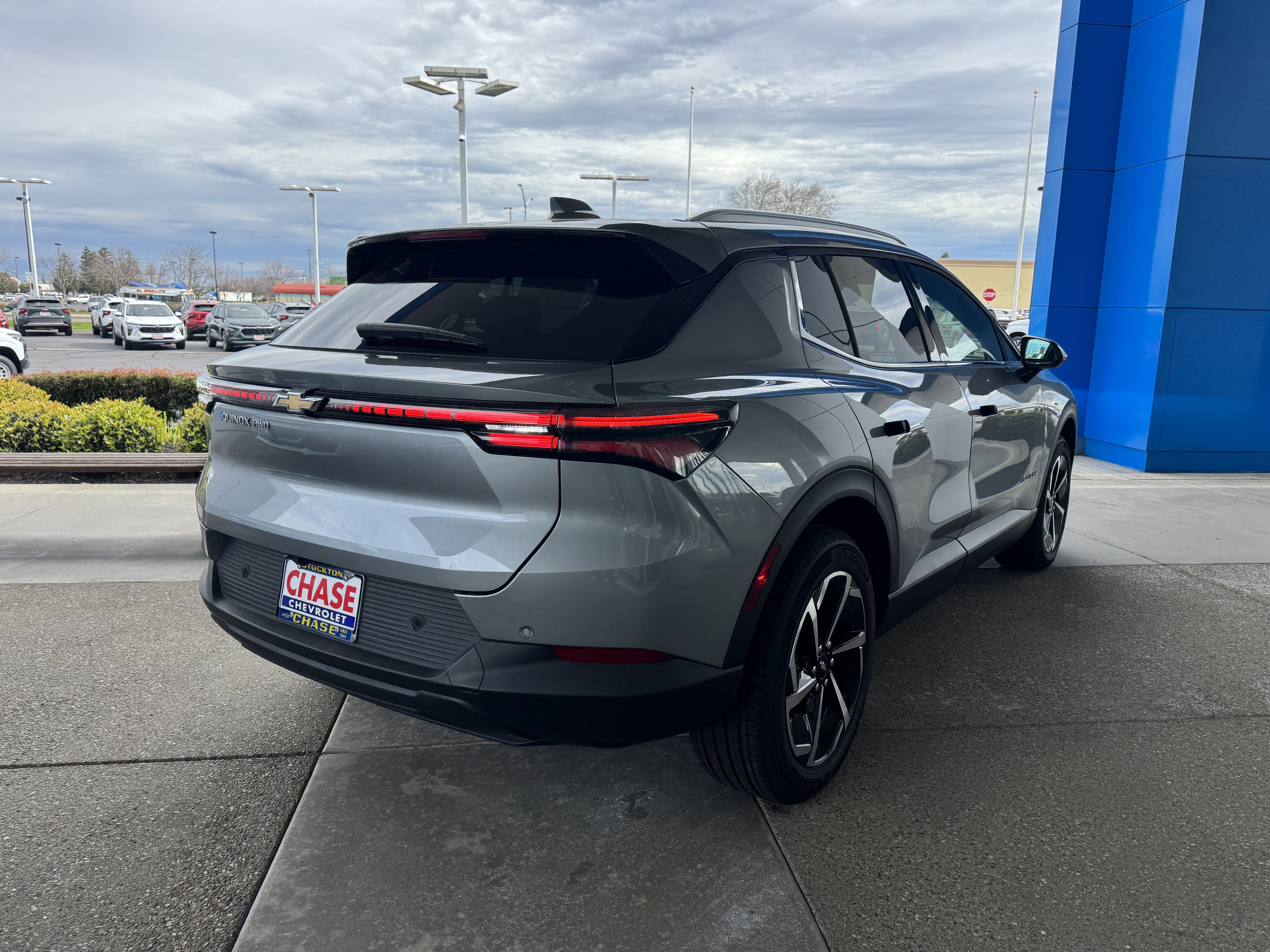New 2026 Chevrolet Equinox EV LT image 4
