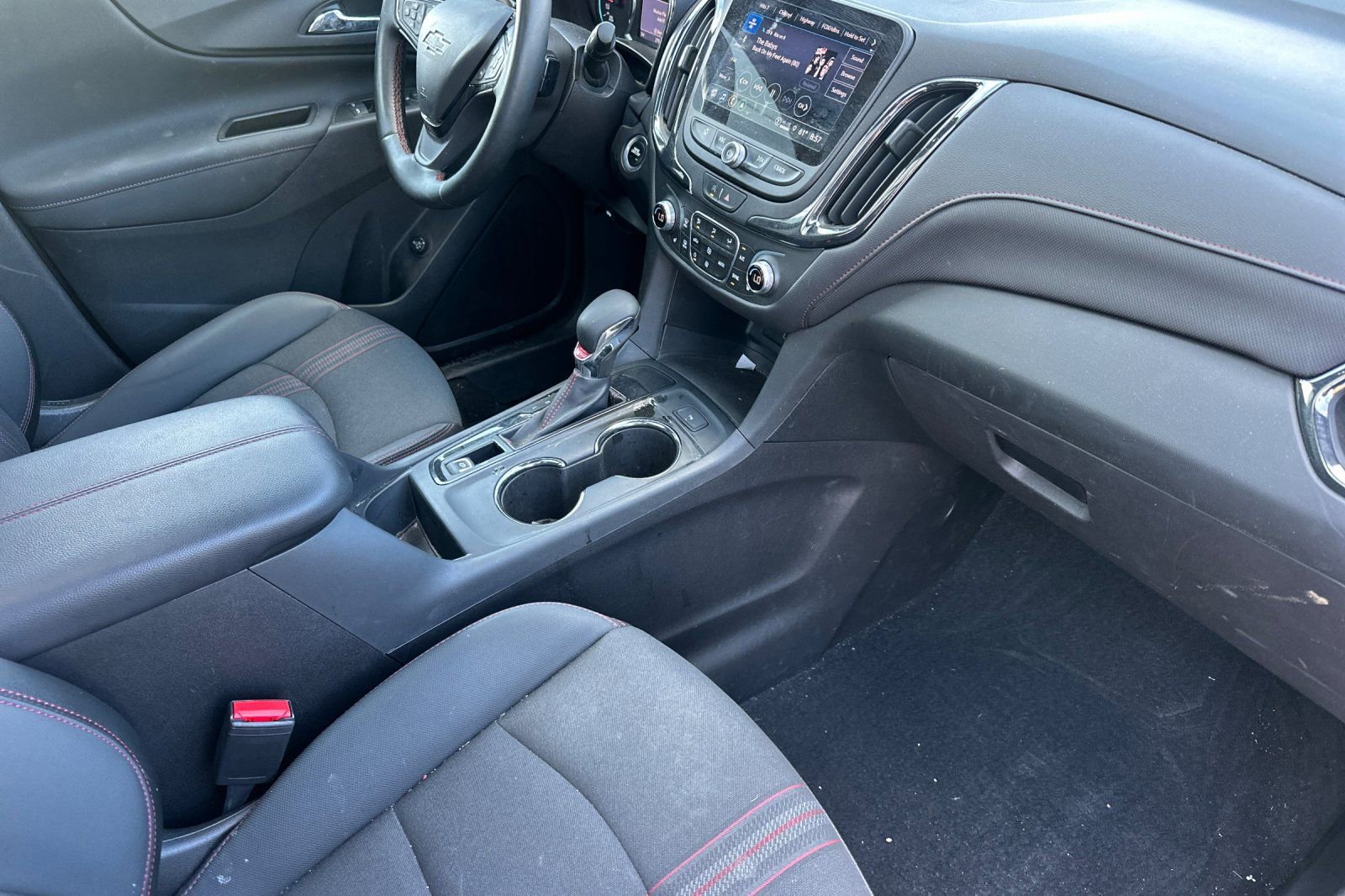 Used 2023 Chevrolet Equinox RS FWD image 18