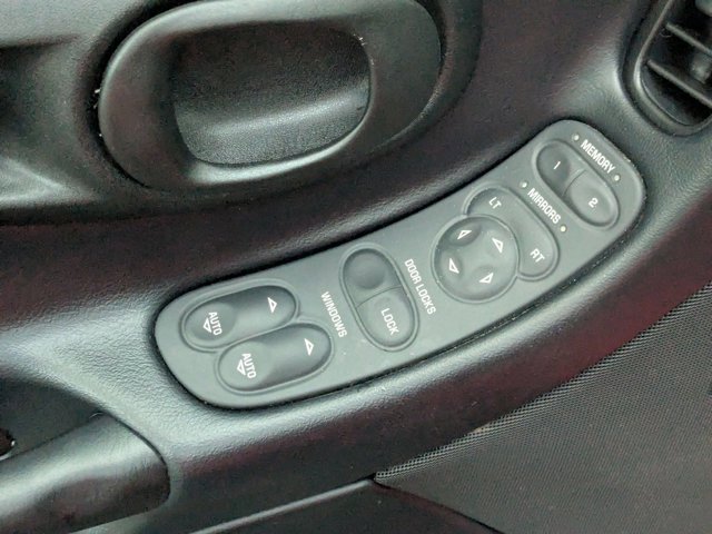 Used 1999 Chevrolet Corvette Convertible w/ Memory Pkg image 12