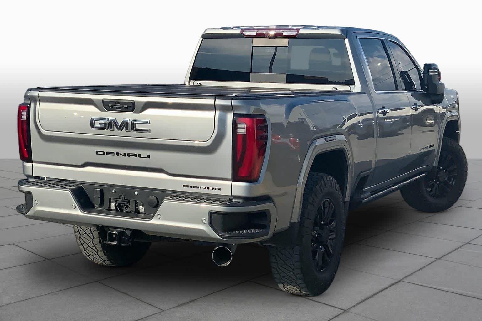 Used 2025 GMC Sierra 2500 Denali Ultimate AWD/4WD image 13