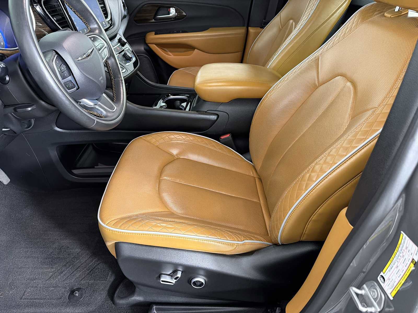 Used 2021 Chrysler Pacifica Pinnacle image 7