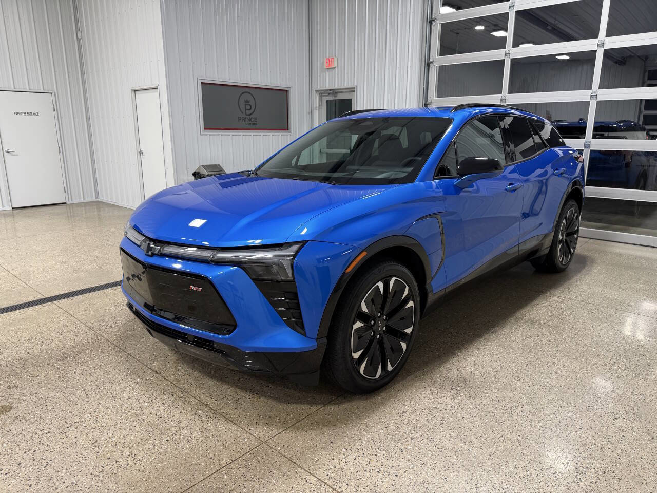 Used 2024 Chevrolet Blazer EV RS image 2