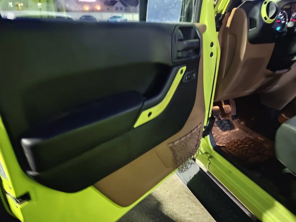 Used 2016 Jeep Wrangler Unlimited Sahara w/ Mopar Chrome Edition Group AWD/4WD image 7
