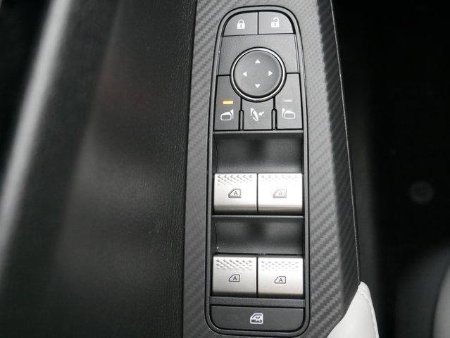 Used 2025 Mitsubishi Outlander AWD image 28
