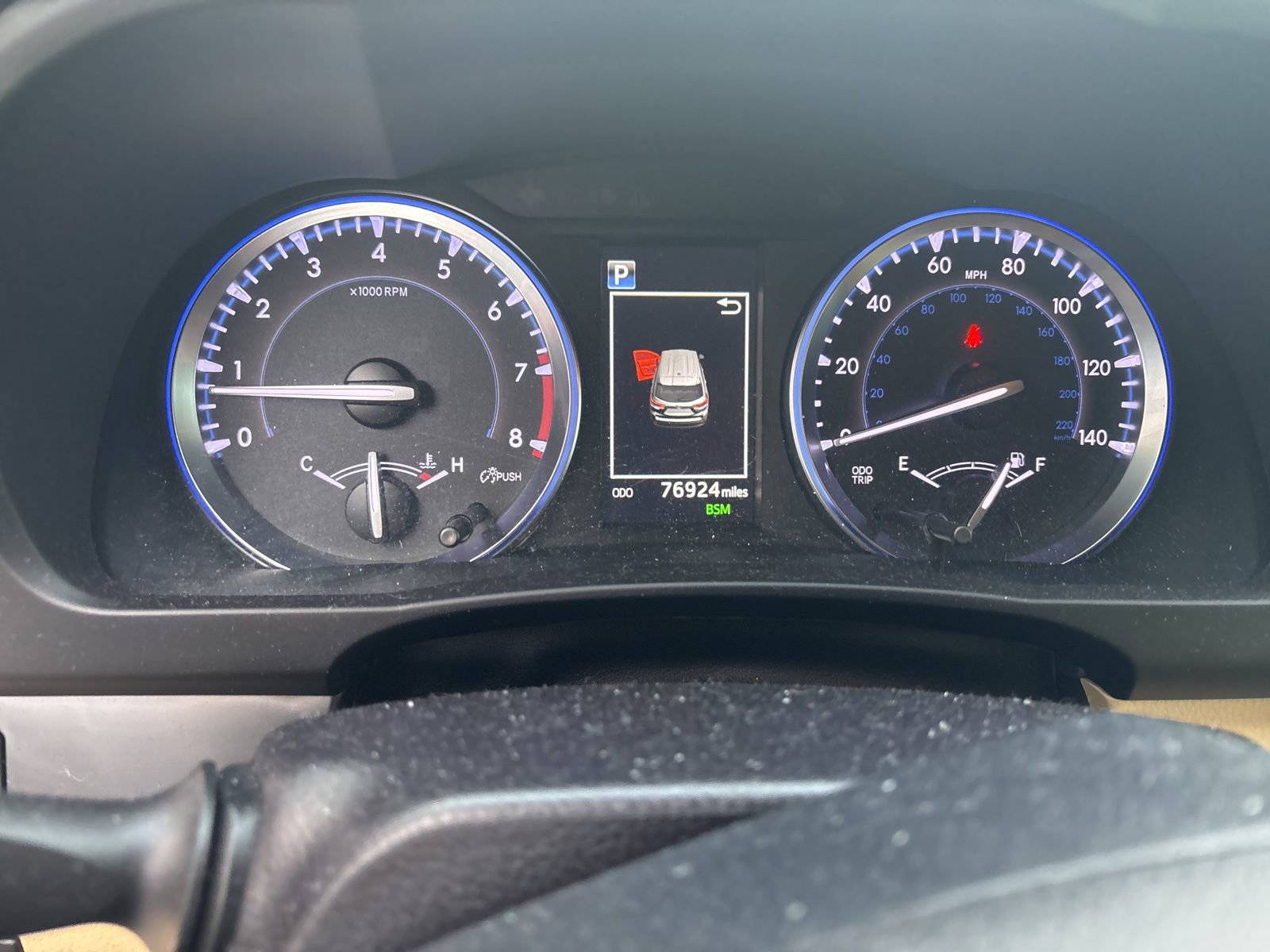 Used 2019 Toyota Highlander XLE image 3