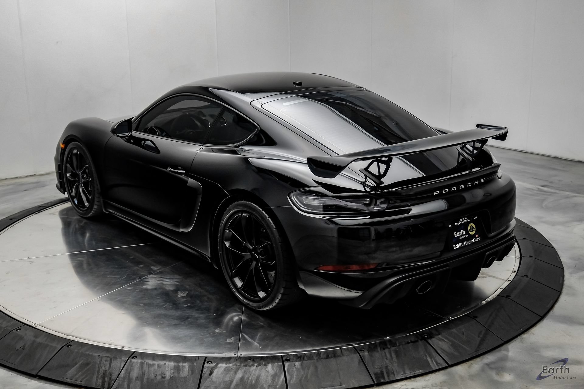 Used 2021 Porsche 718 Cayman GT4 RWD image 13