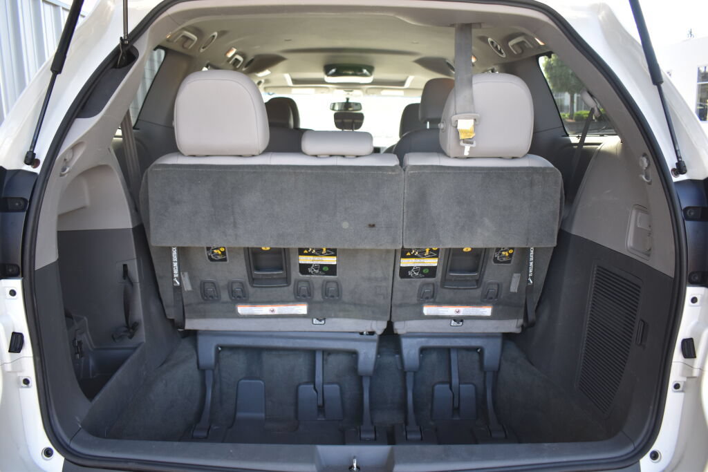 Certified 2016 Toyota Sienna XLE w/ XLE Navigation Package FWD image 21