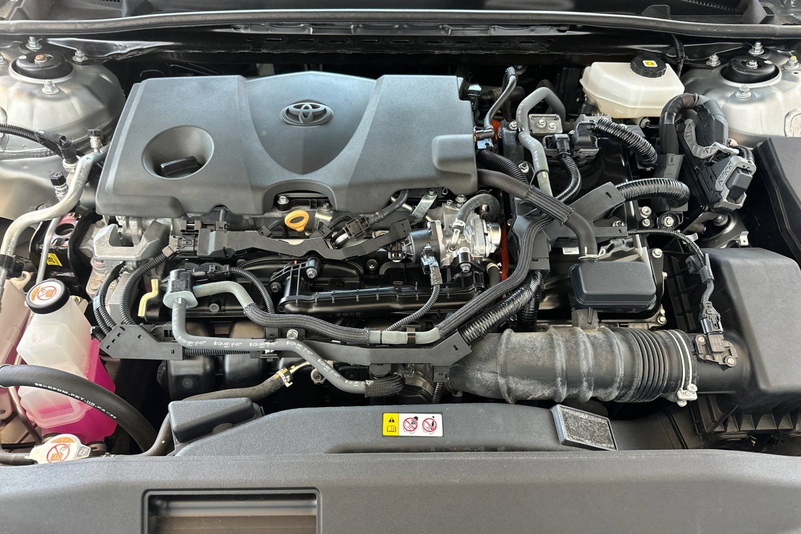 Used 2025 Toyota Camry LE AWD/4WD image 35