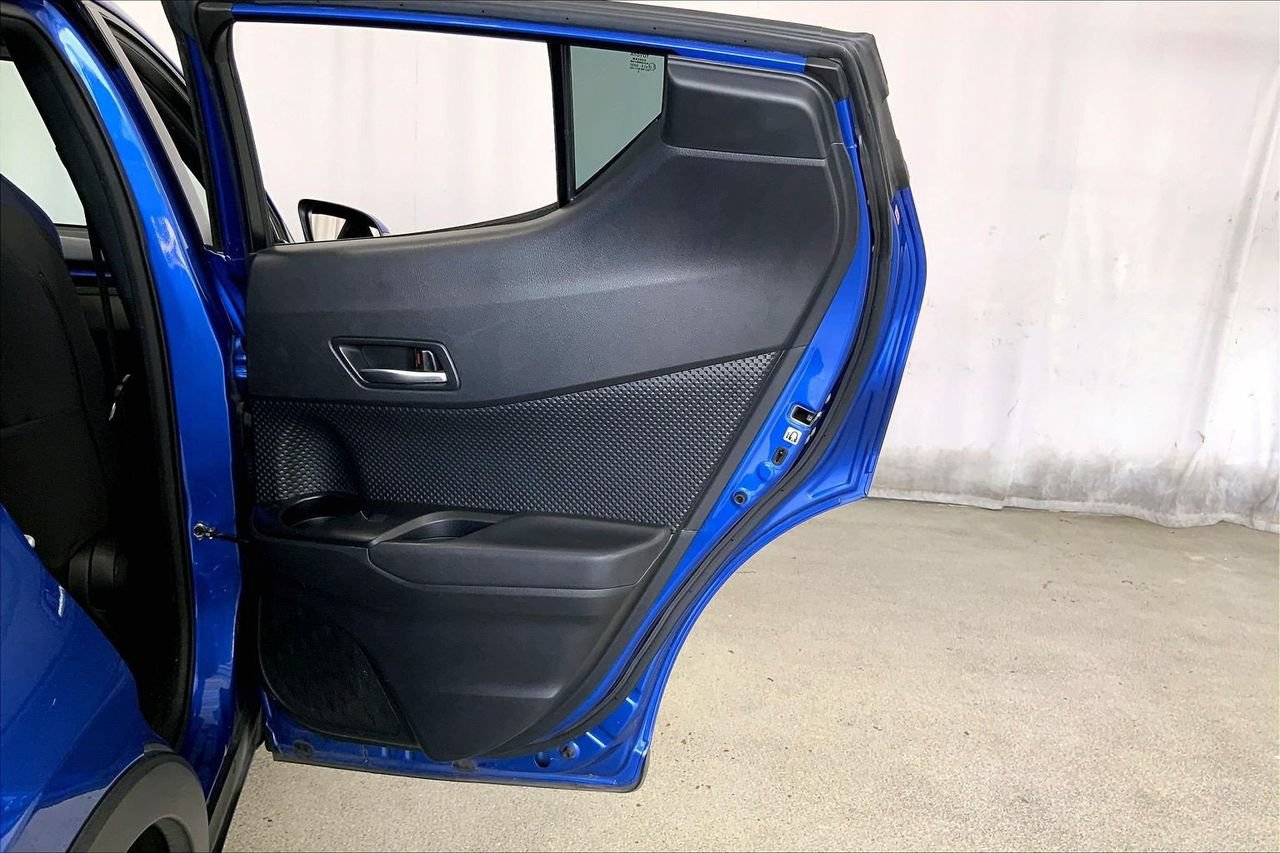 Used 2022 Toyota C-HR XLE FWD image 23