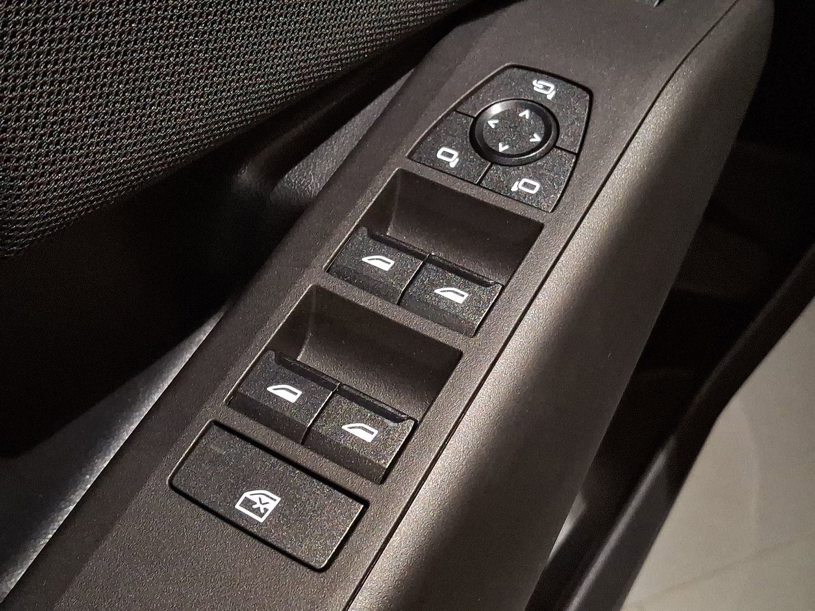 Used 2025 BMW X3 xDrive30i w/ Premium Package image 23