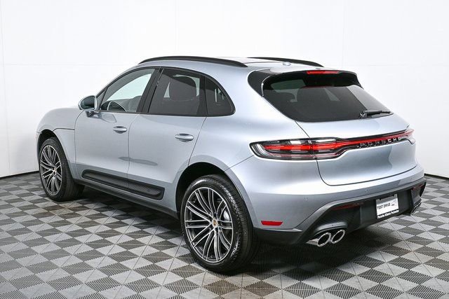 Certified 2026 Porsche Macan AWD/4WD image 3