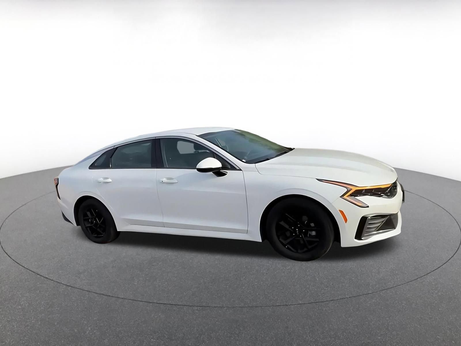 Used 2025 Kia K5 LXS image 2