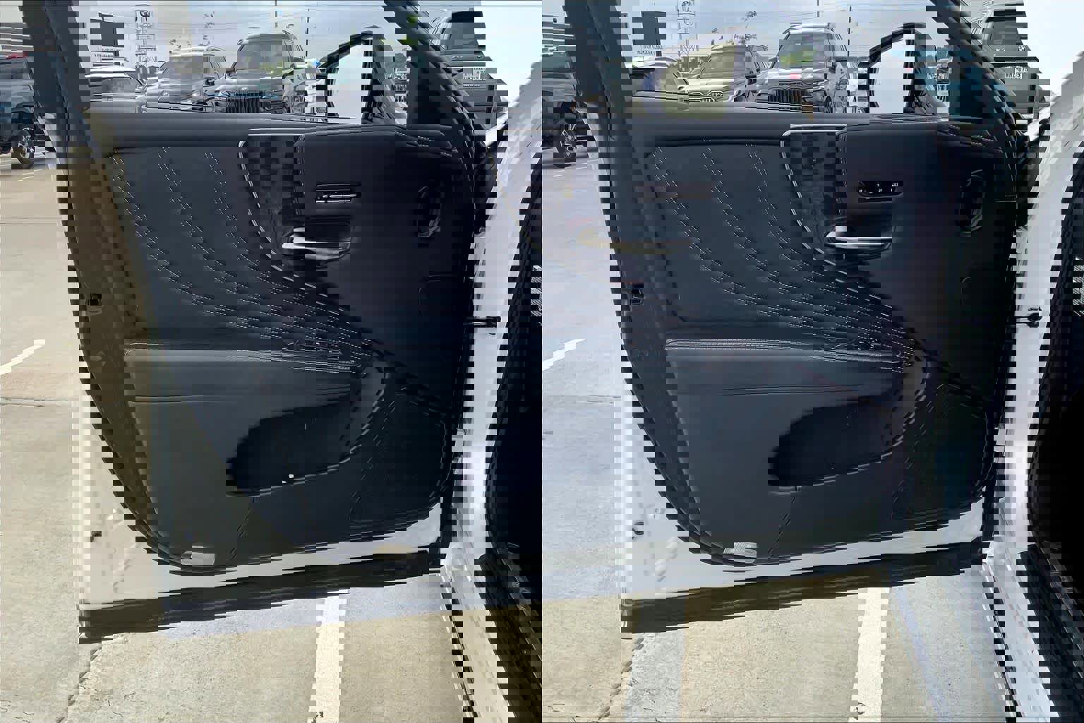 Used 2018 Lexus LS 500 w/ Interior Upgrade Package image 25