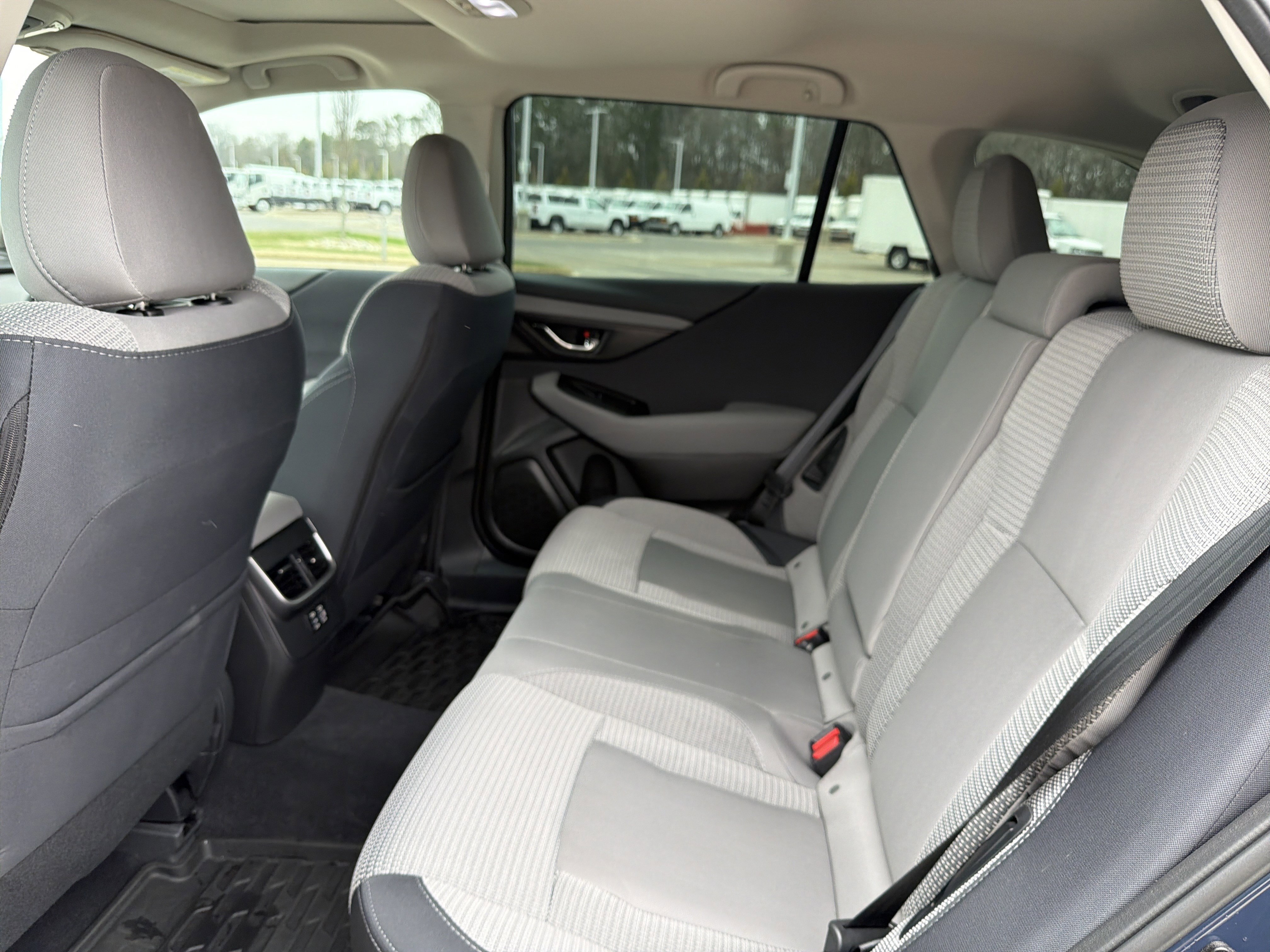 Used 2025 Subaru Outback Premium w/ Popular Package #1A image 31