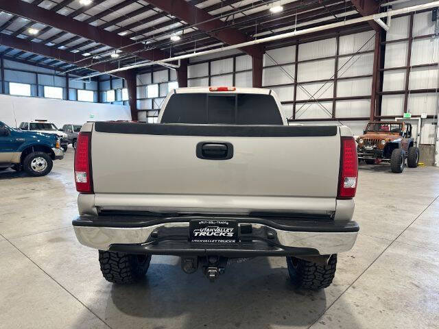 Used 2007 GMC Sierra 2500 SLT w/ Heavy-Duty Power Package AWD/4WD image 9