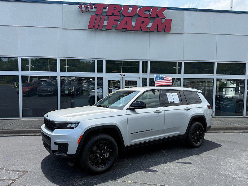 Used 2024 Jeep Grand Cherokee L Laredo