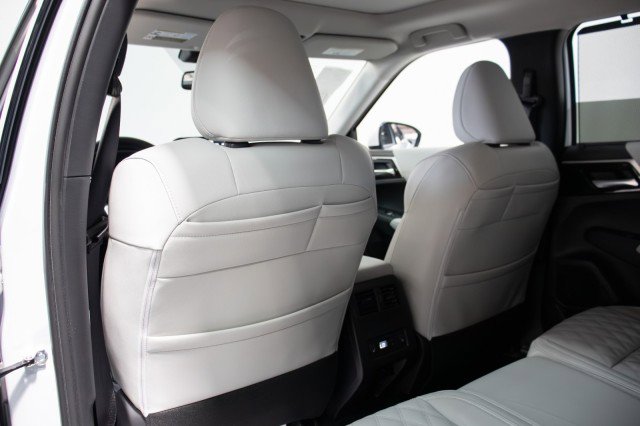 New 2025 Mitsubishi Outlander SEL image 18