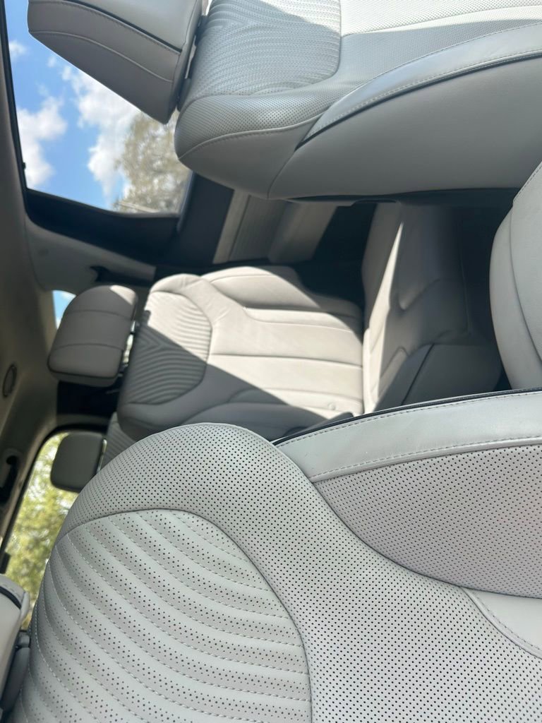 Used 2023 Hyundai Palisade Calligraphy image 34