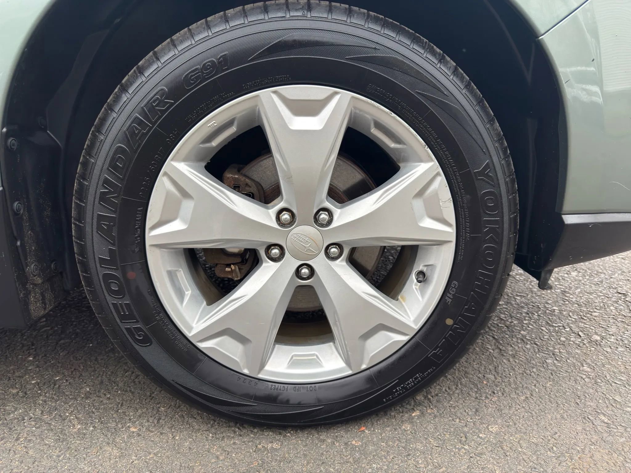 Used 2015 Subaru Forester 2.5i Premium w/ All-Weather Package image 9