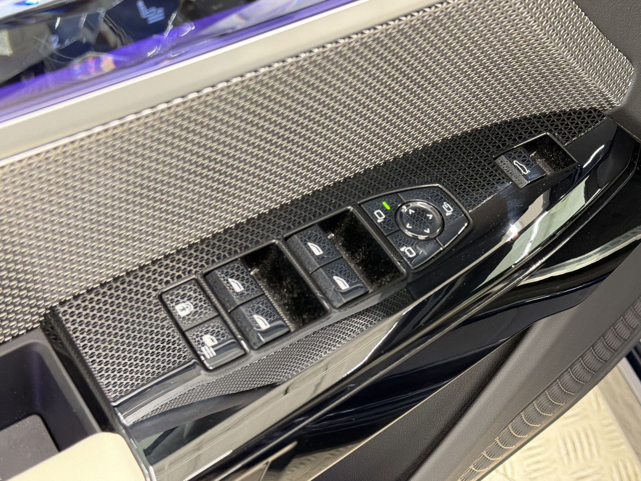 Certified 2023 BMW i7 xDrive60 AWD/4WD image 20