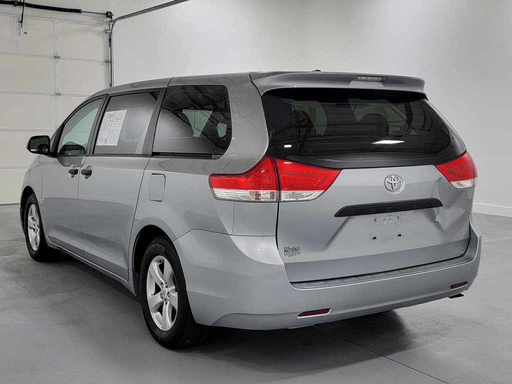 Used 2011 Toyota Sienna w/ Towing Pkg FWD image 5