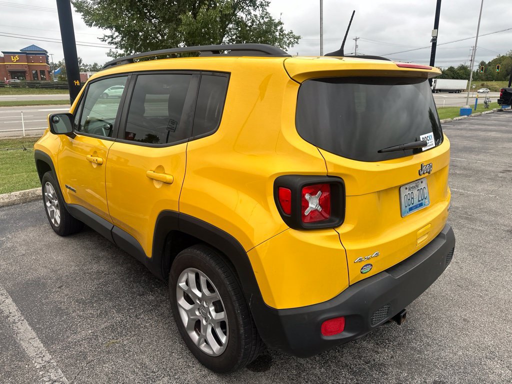 Used 2018 Jeep Renegade Latitude w/ Cold Weather Group AWD/4WD image 4