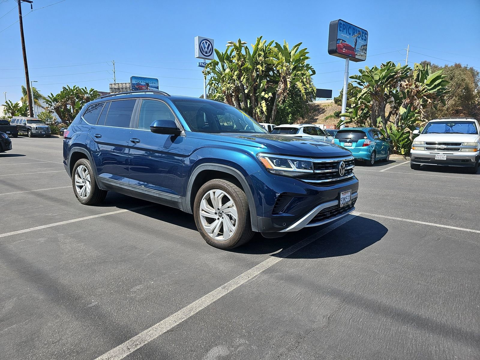 Certified 2023 Volkswagen Atlas SE w/ Panoramic Sunroof Package FWD image 3