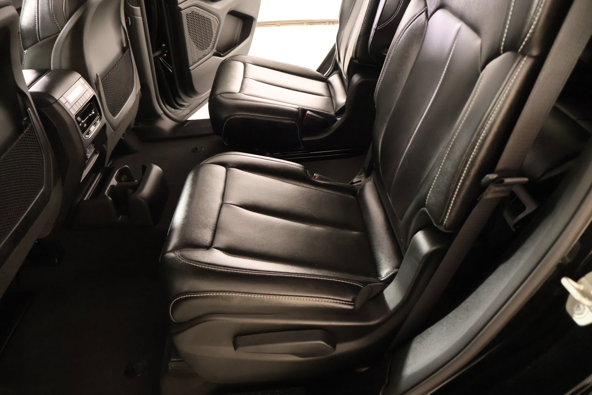 Used 2024 Jeep Grand Cherokee L Limited w/ Luxury Tech Group II AWD/4WD image 13