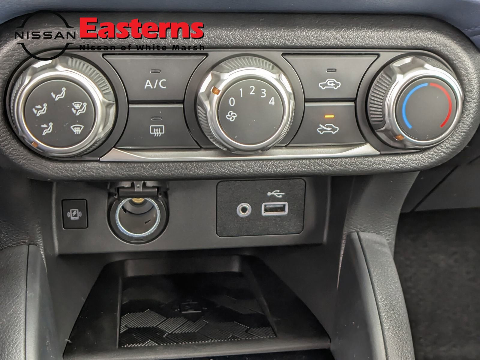 New 2025 Nissan Versa SV w/ Trunk Package image 19