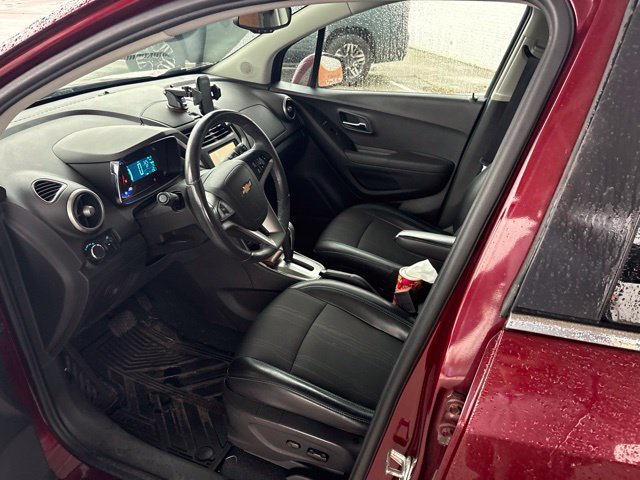 Used 2016 Chevrolet Trax LT w/ LT Convenience Package AWD/4WD image 12