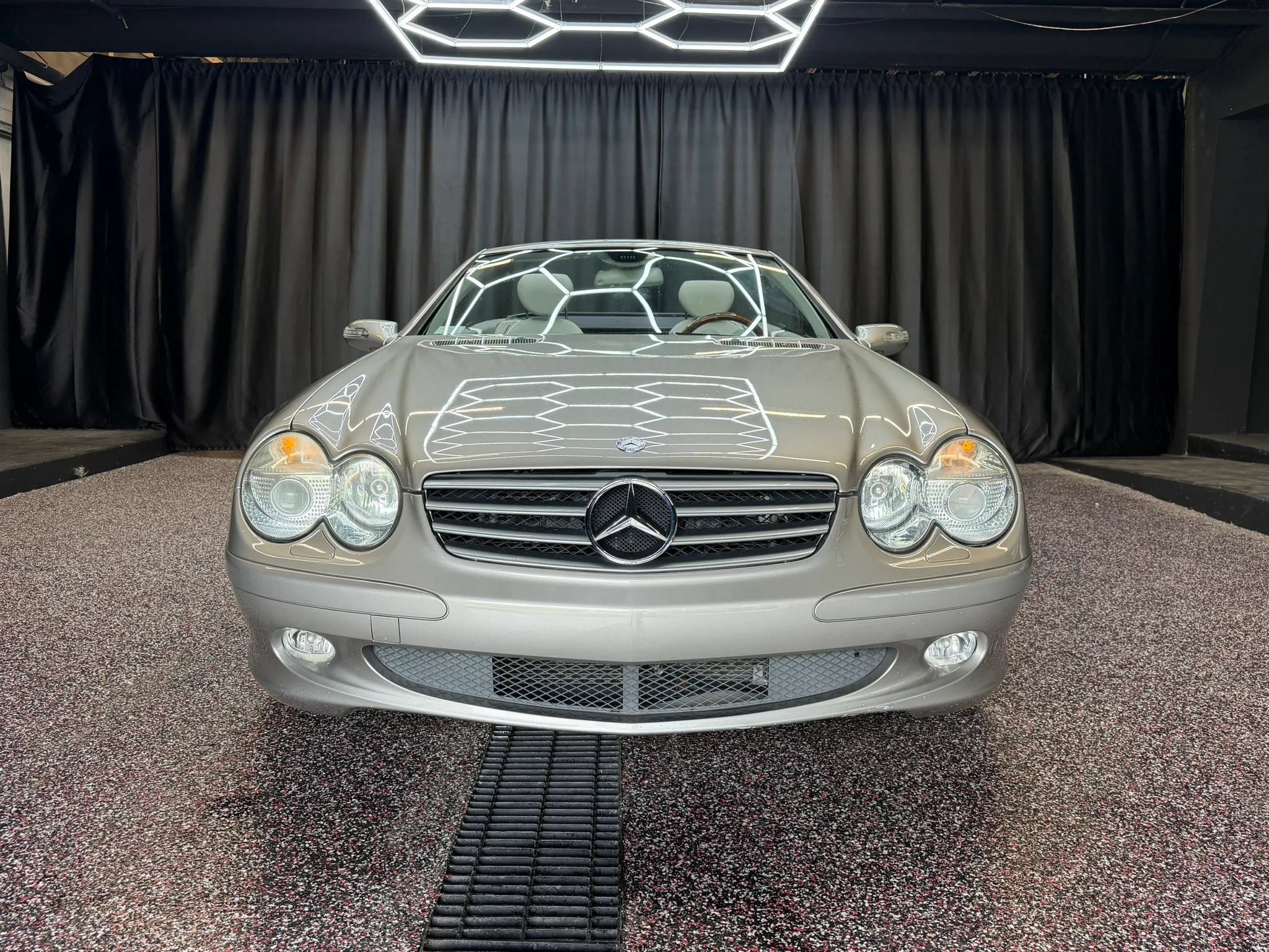 Used 2005 Mercedes-Benz SL 500 image 4