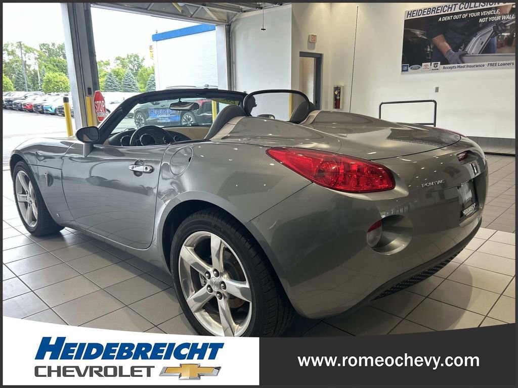 Used 2006 Pontiac Solstice Convertible w/ Premium Package RWD image 5