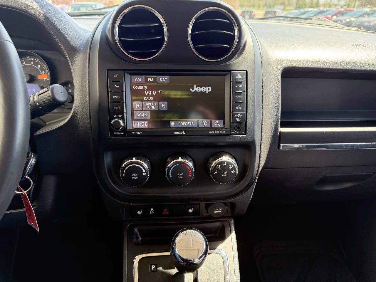 Used 2015 Jeep Patriot High Altitude AWD/4WD image 8