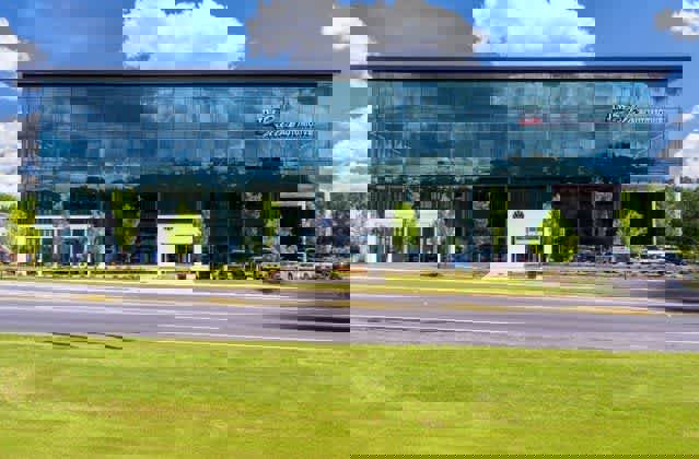 Certified 2025 Volkswagen Atlas Peak Edition SE image 33