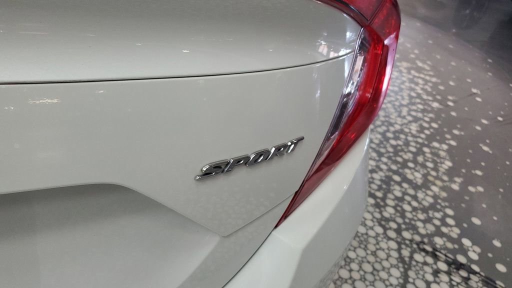 Used 2019 Honda Civic Sport image 9