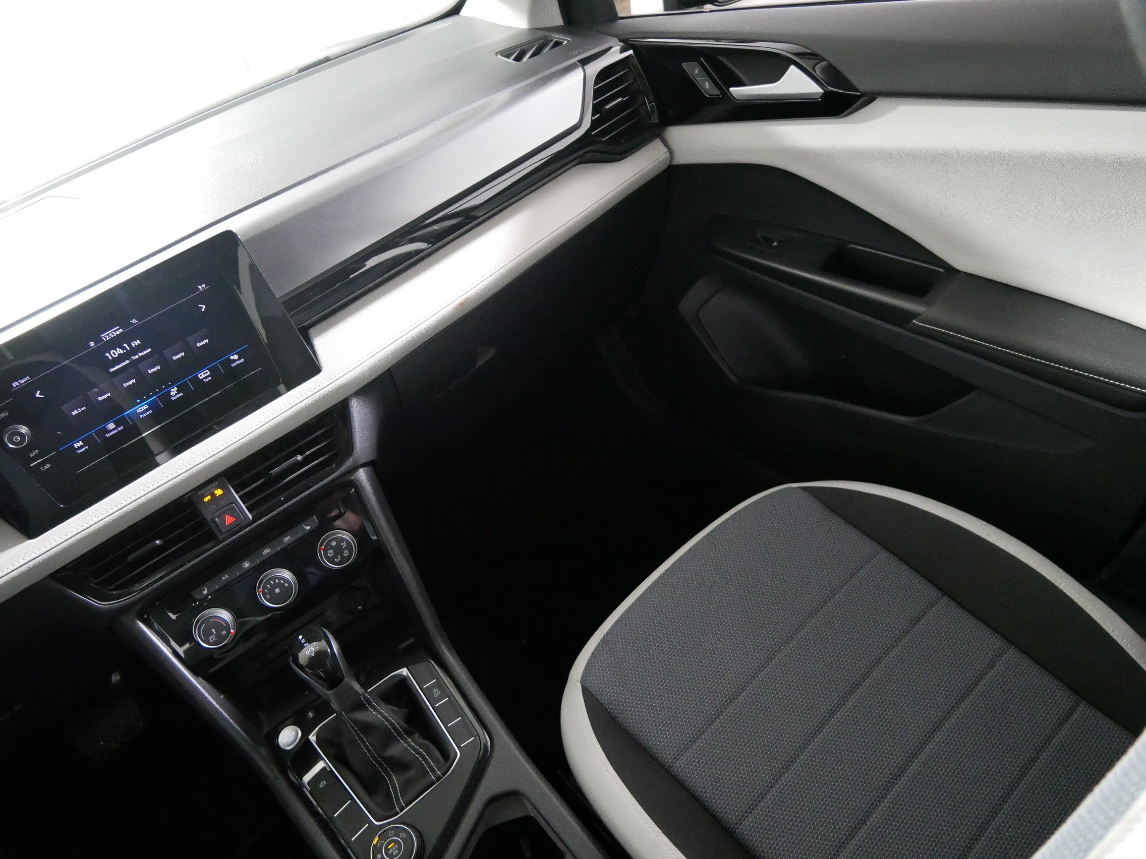 Used 2025 Volkswagen Taos S AWD/4WD image 11