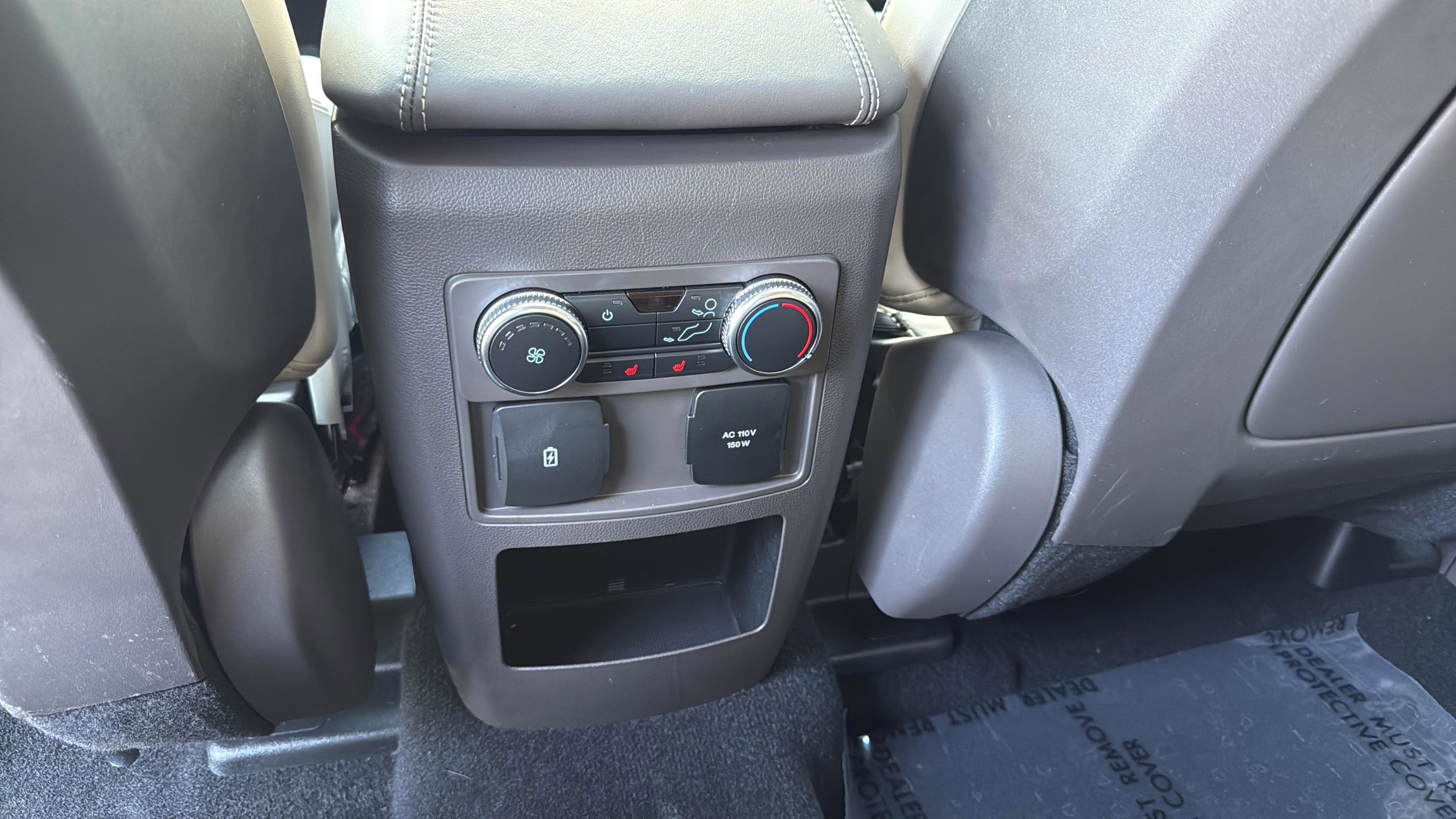 Used 2020 Ford Explorer Platinum w/ Premium Technology Package image 37