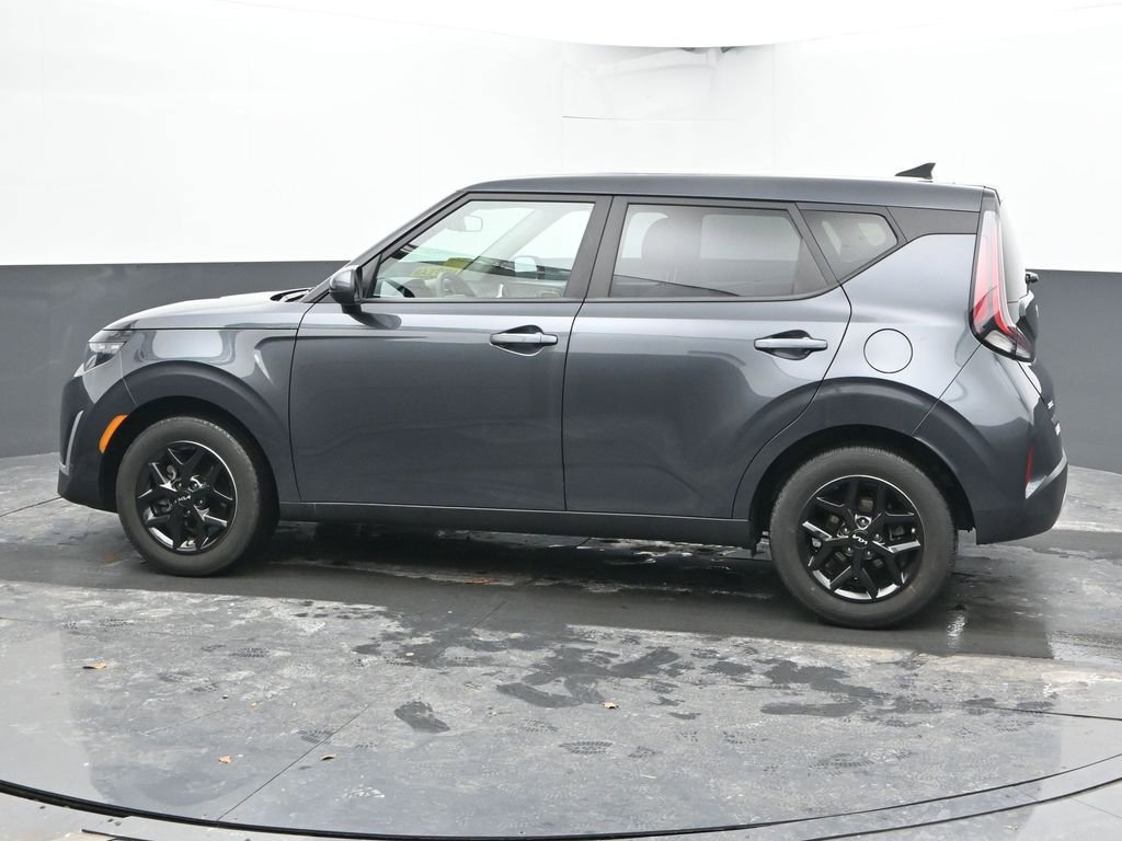 Used 2025 Kia Soul LX w/ LX Technology Package image 8