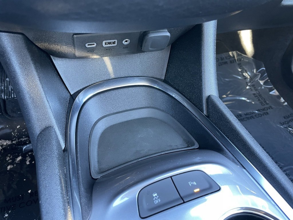 Used 2025 Chevrolet Malibu LT image 12