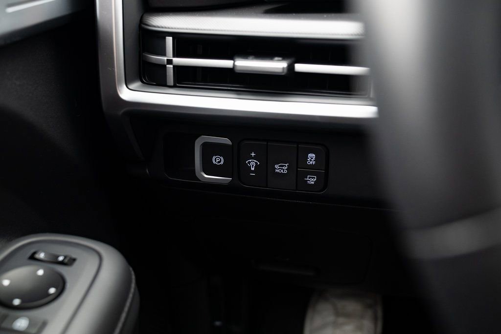 Used 2025 Hyundai Santa Fe XRT image 13