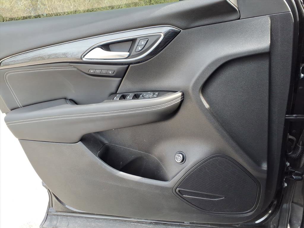 Used 2023 Buick Envision Essence w/ Sport Touring Package image 22