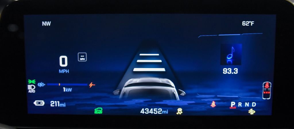 Used 2024 Chevrolet Equinox EV LT FWD image 25