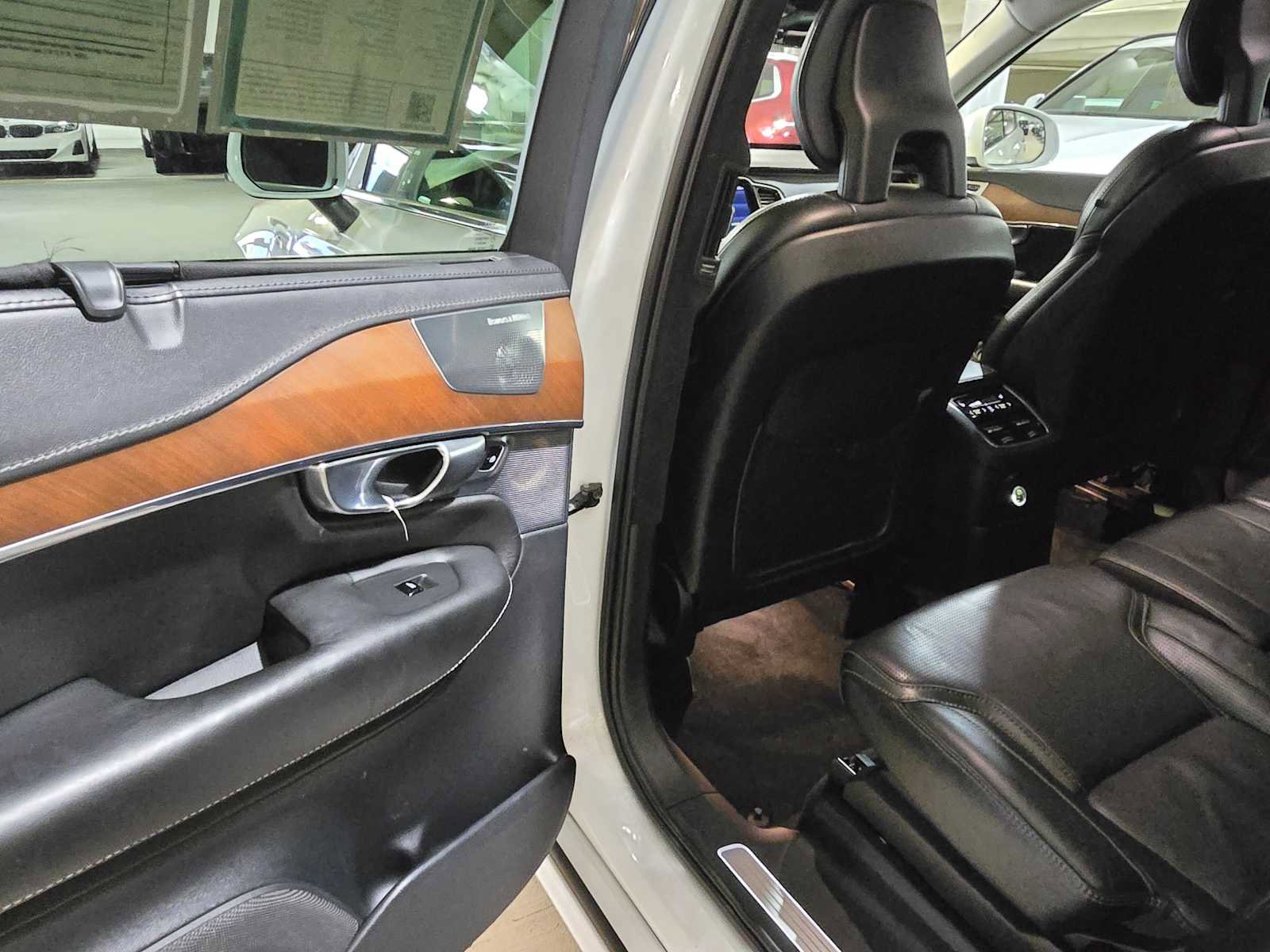 Used 2017 Volvo XC90 T8 Inscription w/ Luxury Package image 15