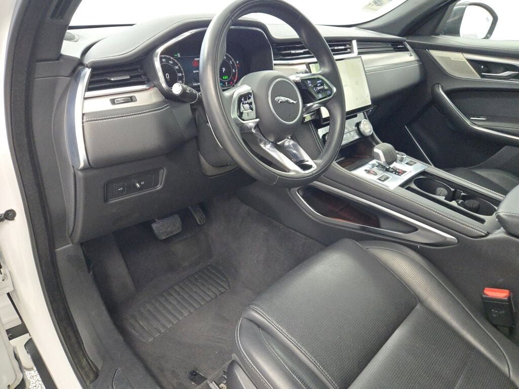 Used 2024 Jaguar F-PACE R-Dynamic S image 24