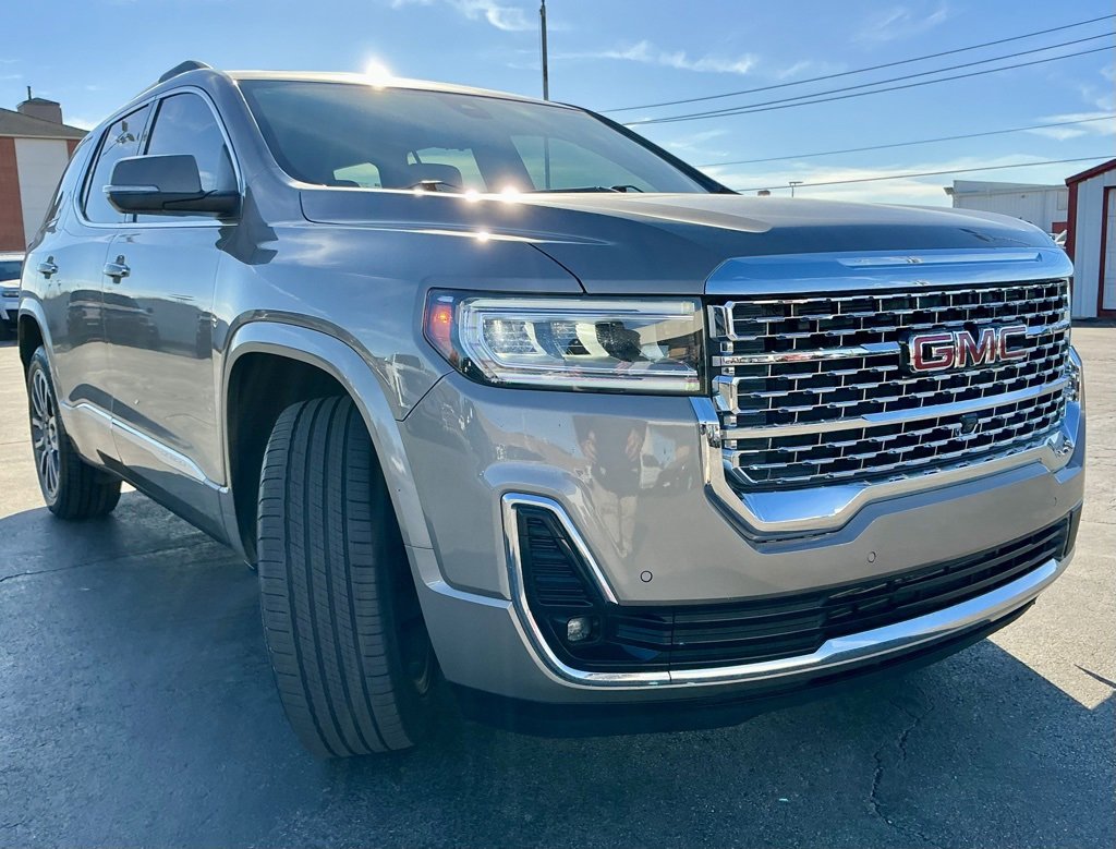 Used 2022 GMC Acadia Denali w/ Denali Ultimate Package image 2