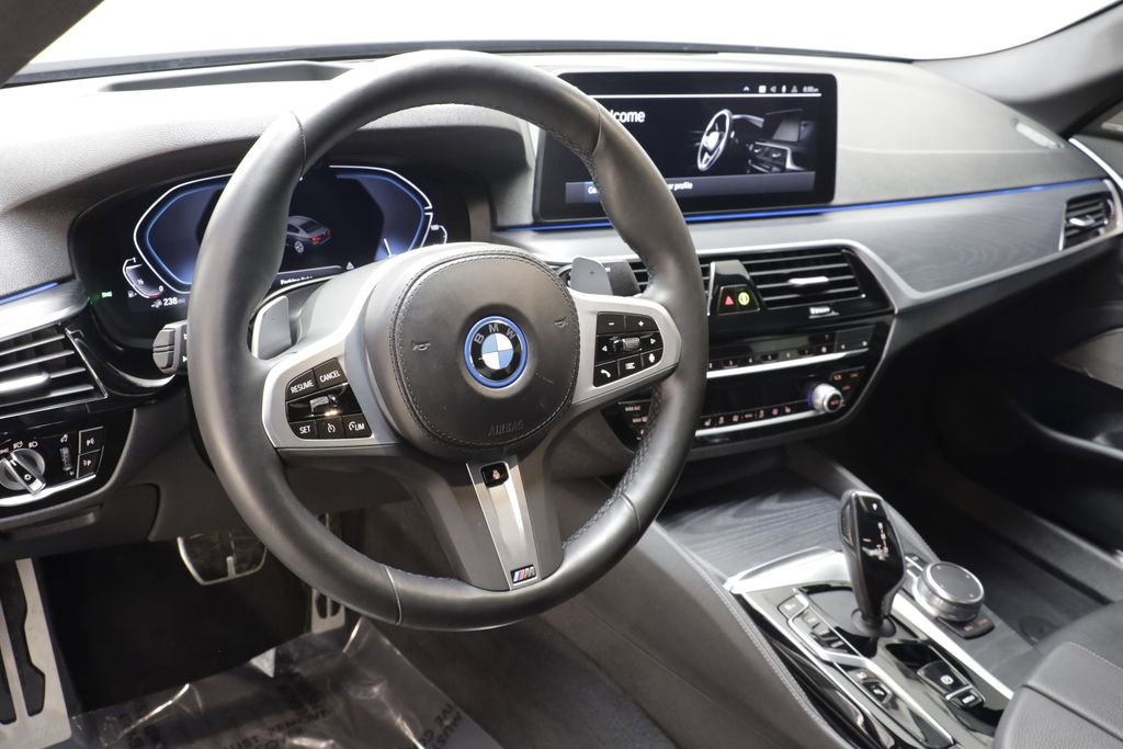 Certified 2023 BMW 530e xDrive w/ Executive Package image 7