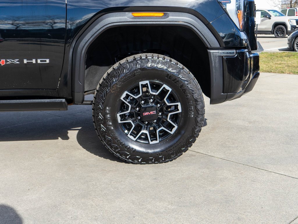 Used 2025 GMC Sierra 2500 AT4X image 40