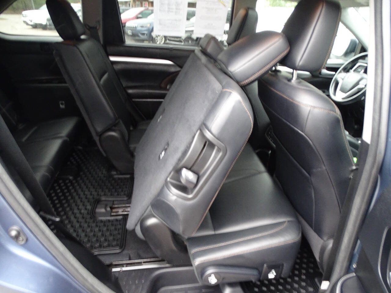 Used 2017 Toyota Highlander XLE image 43